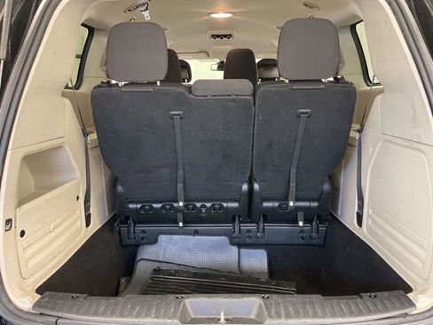 Used 2018 Dodge Grand Caravan SE w/ UConnect Hands-Free Group image 6