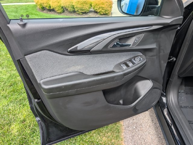 Used 2023 Chevrolet TrailBlazer LT w/ Convenience Package FWD image 13