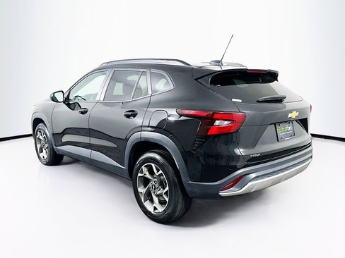 Used 2025 Chevrolet Trax LT image 5
