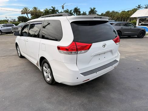 Used 2012 Toyota Sienna LE FWD image 5