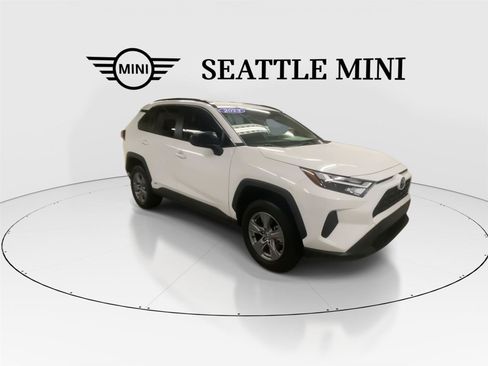 Used 2023 Toyota RAV4 LE AWD/4WD image 13