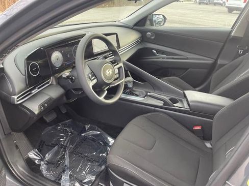 Used 2024 Hyundai Elantra SEL image 7