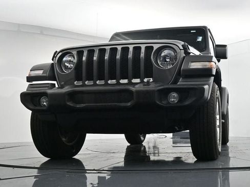 Used 2023 Jeep Wrangler Sport AWD/4WD image 35