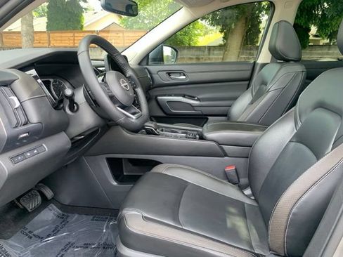 Used 2022 Nissan Pathfinder SL w/ SL Premium Package AWD/4WD image 13