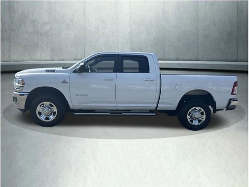 Used 2022 RAM 2500 Big Horn AWD/4WD image 2