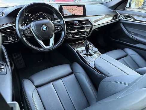 Used 2019 BMW 530i RWD image 13