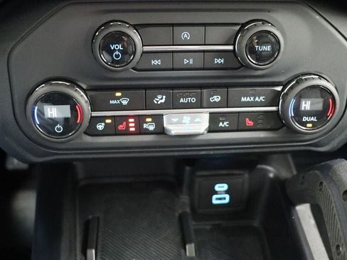 Used 2025 Ford Bronco Badlands image 22