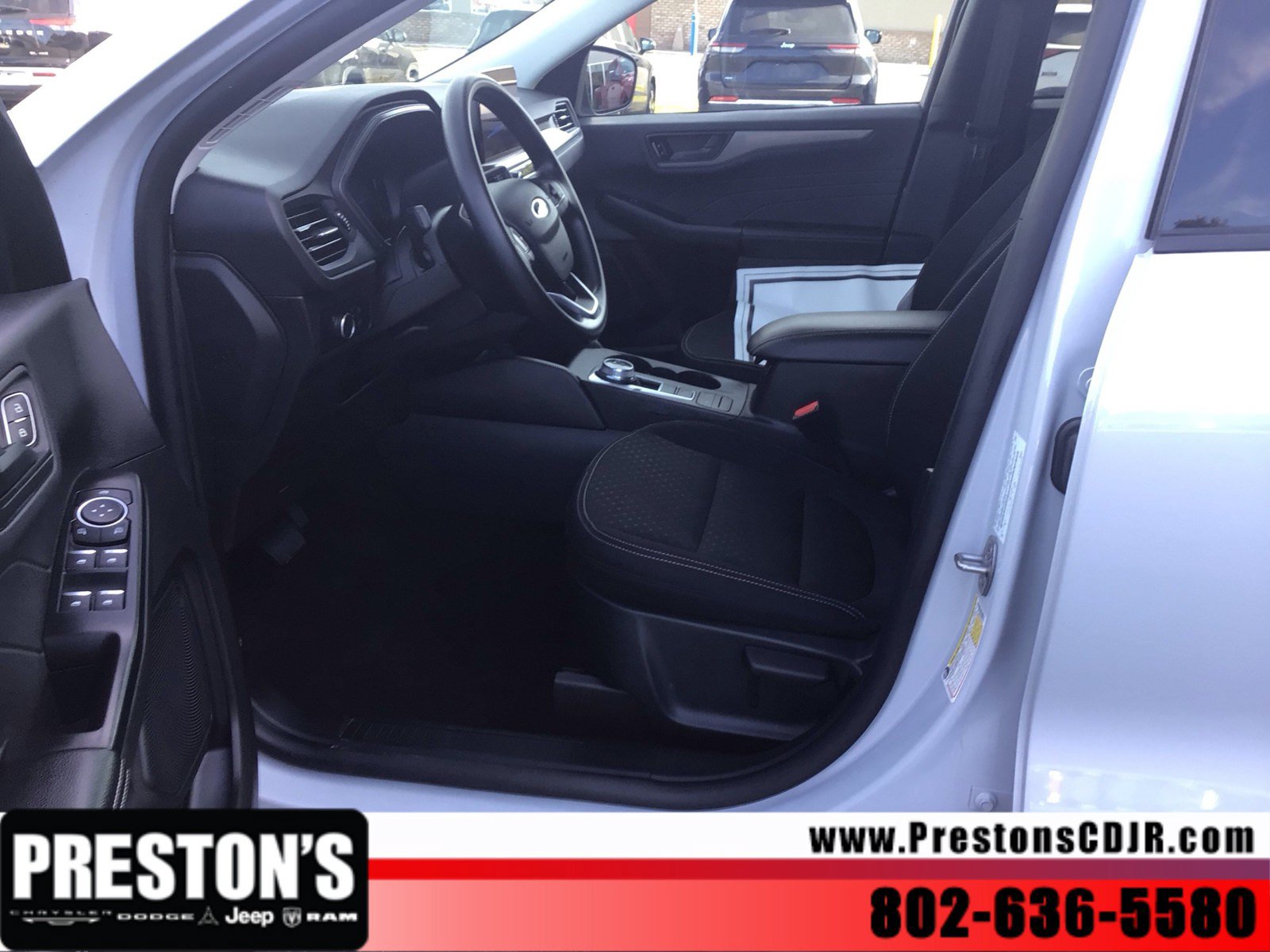 Used 2025 Ford Escape Active AWD/4WD image 11
