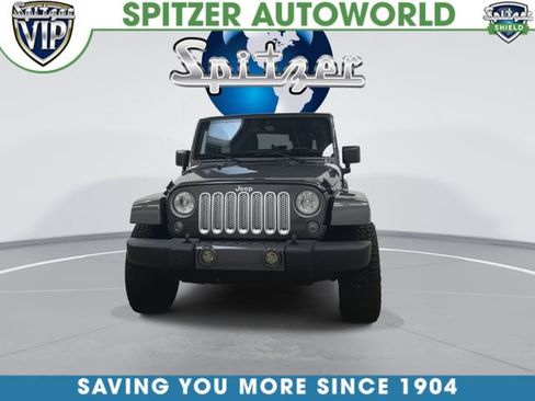 Used 2017 Jeep Wrangler Unlimited Sahara w/ Dual Top Group AWD/4WD image 3