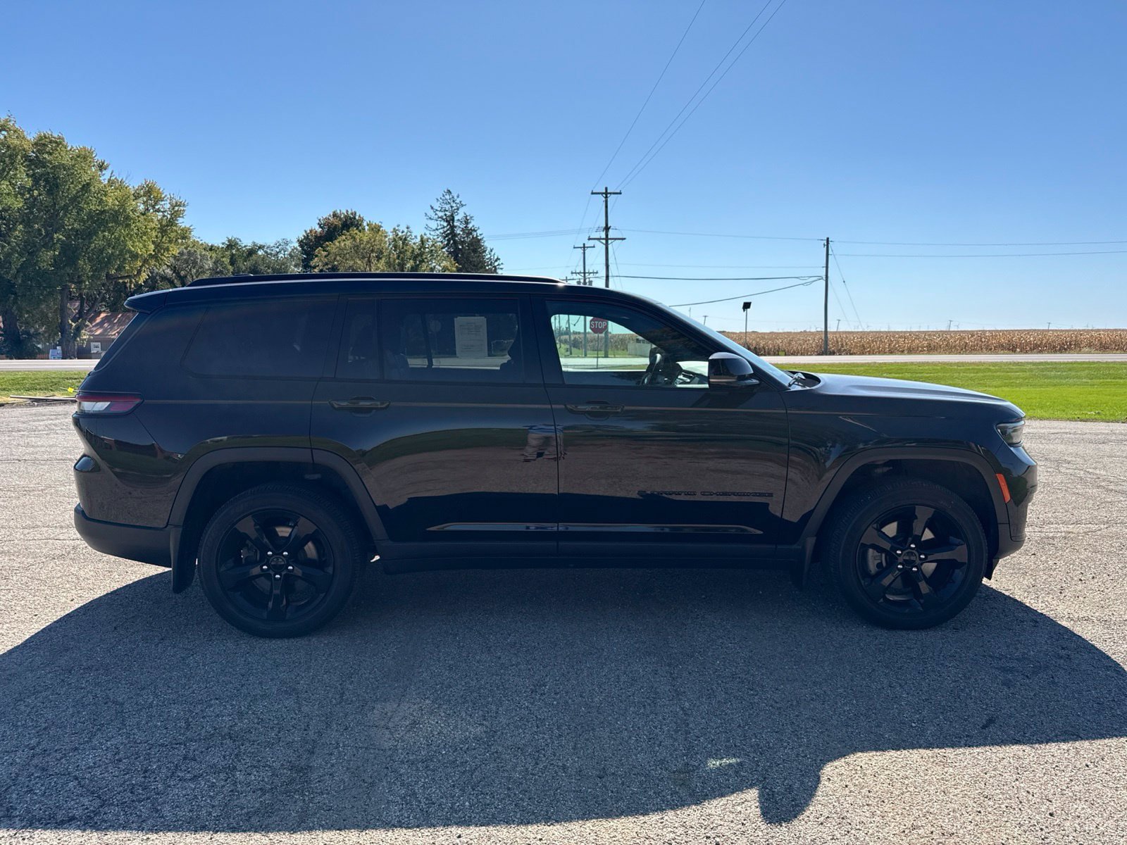 Certified 2025 Jeep Grand Cherokee L Altitude AWD/4WD image 2