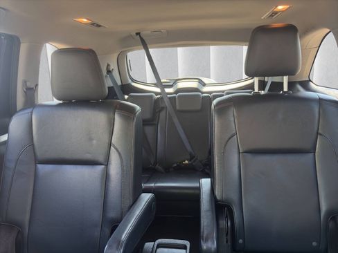 Used 2015 Toyota Highlander XLE AWD/4WD image 19