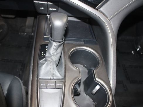 Used 2023 Toyota Camry SE image 37