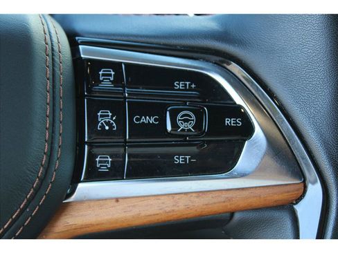 Used 2022 Jeep Grand Cherokee Summit AWD/4WD image 21