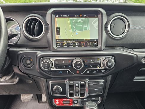 Used 2022 Jeep Wrangler Unlimited Rubicon 4xe w/ Cold Weather Group AWD/4WD image 28