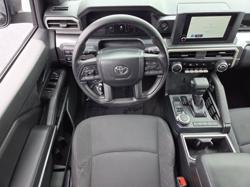Used 2025 Toyota Tacoma SR5 AWD/4WD image 26