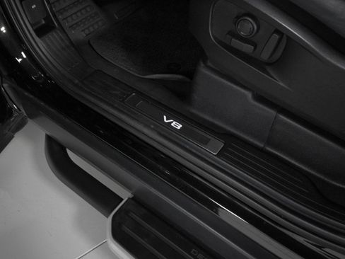 Used 2023 Land Rover Defender 90 V8 image 34