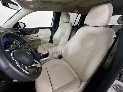Used 2022 Mercedes-Benz GLB 250 4MATIC image 28