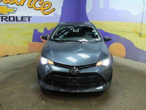 Used 2018 Toyota Corolla LE image 3