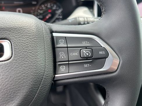 Used 2025 Jeep Compass Limited AWD/4WD image 23