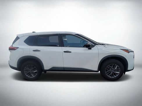 Used 2024 Nissan Rogue S AWD/4WD image 3