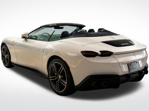 Used 2024 Ferrari Roma Spider image 3
