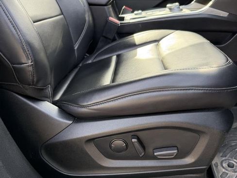 Used 2021 Ford Explorer XLT w/ Equipment Group 202A image 35