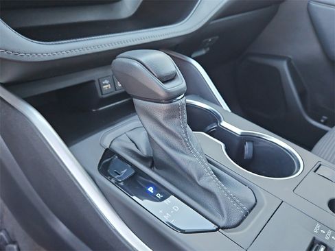 Used 2023 Toyota Highlander Platinum image 37