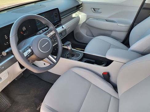 Used 2025 Hyundai Kona SEL image 13