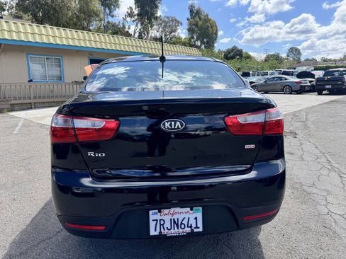 Used 2013 Kia Rio LX FWD image 5