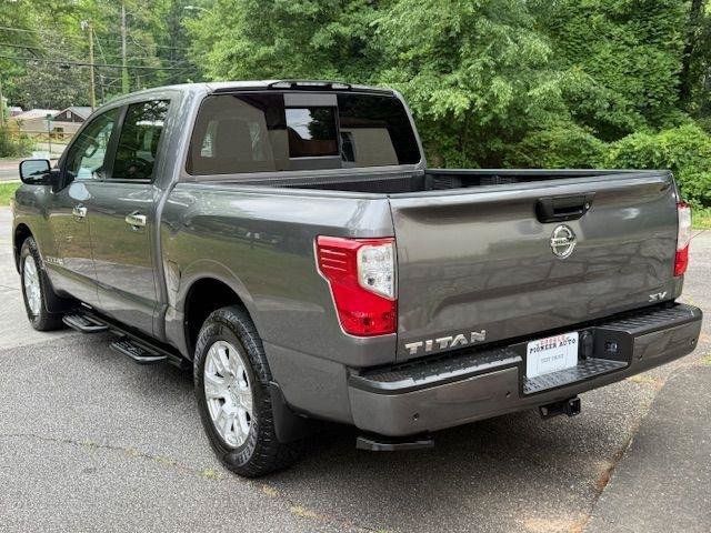 Used 2021 Nissan Titan SV w/ SV Convenience Package RWD image 21