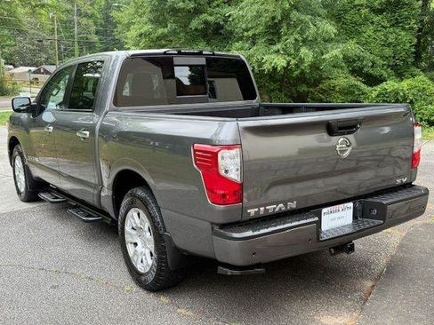 Used 2021 Nissan Titan SV w/ SV Convenience Package RWD image 21