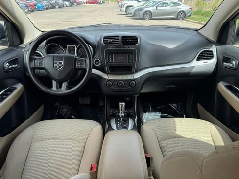 Used 2017 Dodge Journey SXT w/ Comfort/Convenience Group FWD image 6