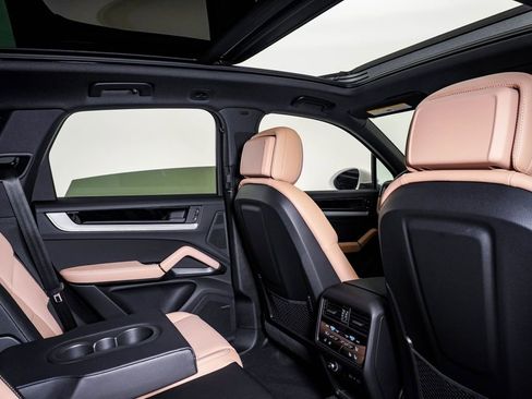 New 2026 Porsche Cayenne image 16