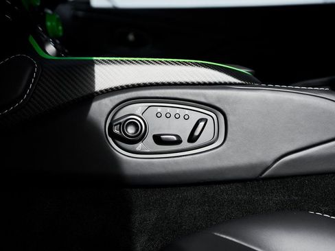 Used 2023 Aston Martin V12 Vantage image 41