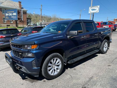 Used 2019 Chevrolet Silverado 1500 Custom w/ Custom Convenience Package image 2