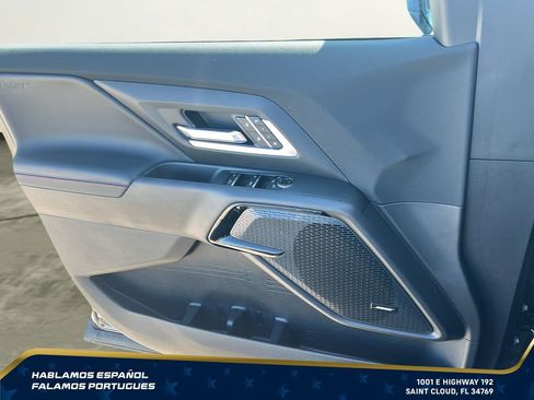 Certified 2025 Chevrolet Silverado EV RST AWD/4WD image 10