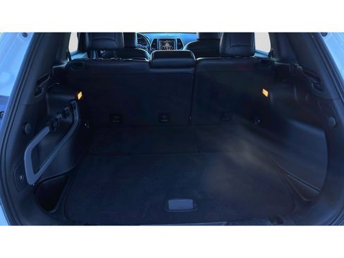 Used 2018 Jeep Cherokee Trailhawk w/ Comfort/Convenience Group AWD/4WD image 29