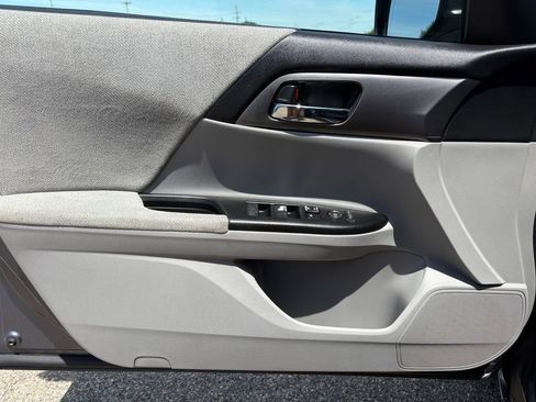 Used 2013 Honda Accord LX image 10