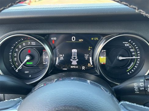 Used 2022 Jeep Wrangler Unlimited Sahara w/ Cold Weather Group image 16