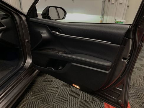 Used 2022 Toyota Camry XSE w/ Navigation Package image 44