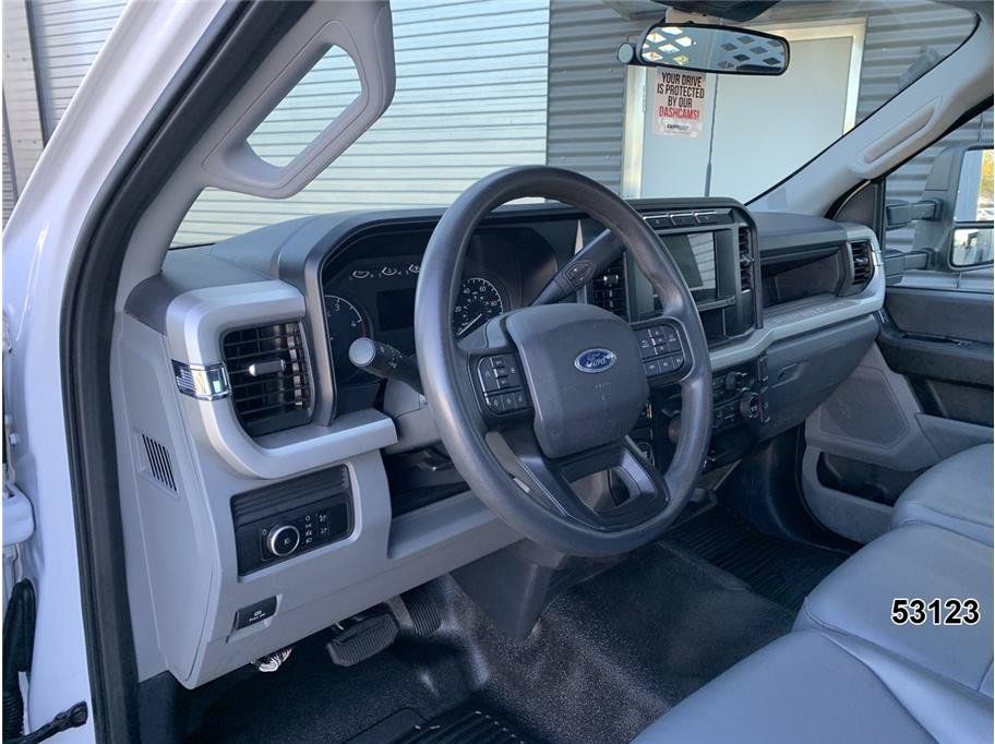 Used 2023 Ford F550 Luxury RWD image 21