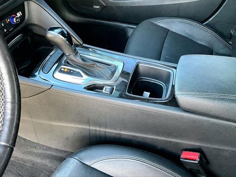 Used 2019 Buick Regal Essence w/ Sights and Sounds Package image 13