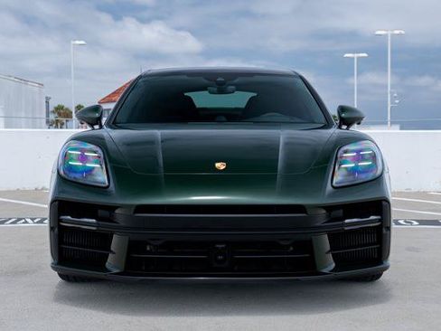 Used 2025 Porsche Panamera GTS AWD/4WD image 3