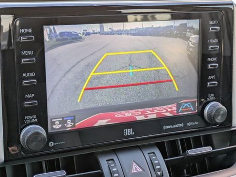 Used 2021 Toyota RAV4 XLE Premium image 24