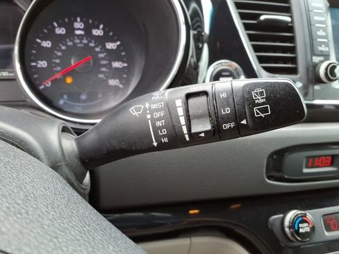 Used 2017 Kia Sedona EX FWD image 21