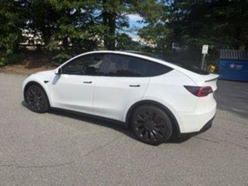 Used 2022 Tesla Model Y Performance AWD/4WD image 2