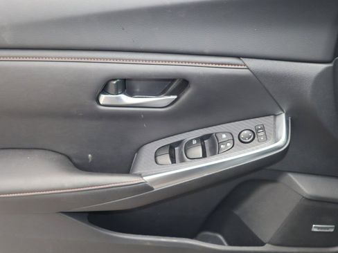 Certified 2025 Nissan Sentra SR w/ SR Premium Package FWD image 14