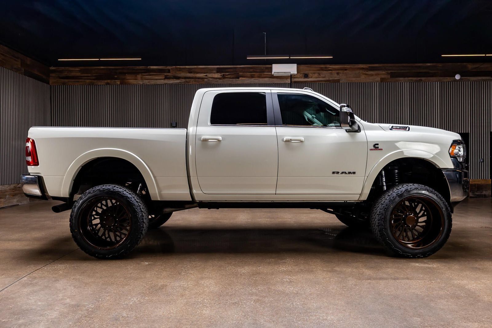 Used 2024 RAM 2500 Limited w/ Safety Group AWD/4WD image 10