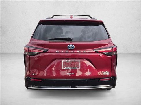 Used 2021 Toyota Sienna Limited AWD/4WD image 6