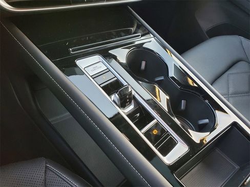 New 2026 Volkswagen Atlas SE image 10